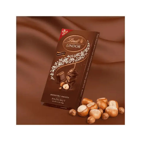 Lindt Lindor Chocolate With Hazelnut Bar 100g (Expiry 24/10/25)
